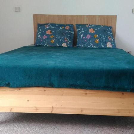 Maison En Location Fresnes Sur Marne Luaran gambar