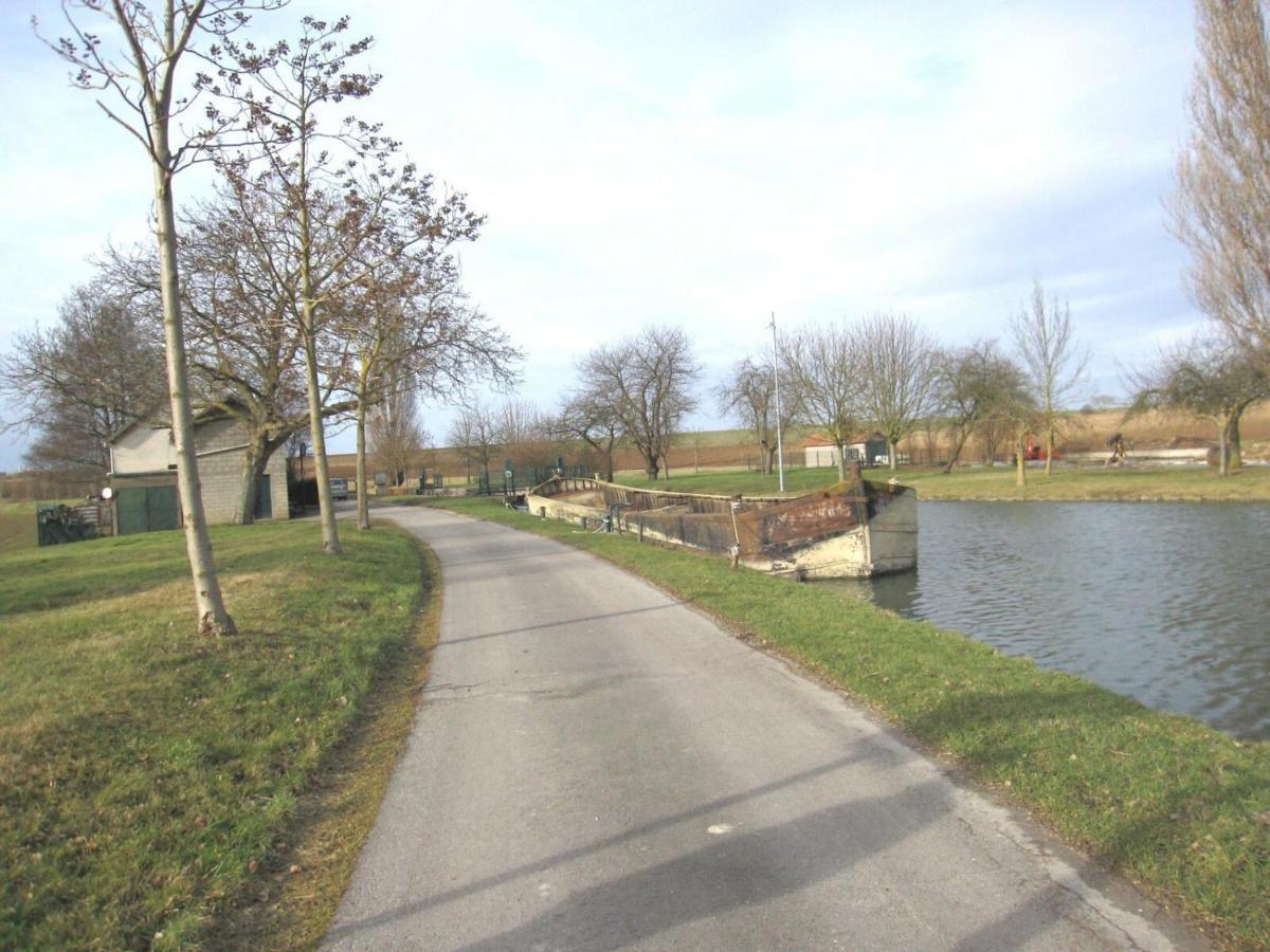 Maison En Location Fresnes Sur Marne Luaran gambar