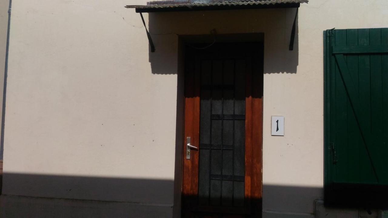 Maison En Location Fresnes Sur Marne Luaran gambar